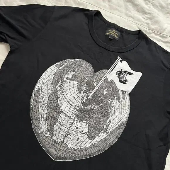 Vivienne Westwood Anglomania Black heart globe print t-shirt Size Large - Picture 2 of 8